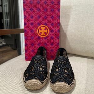 Brand new never worn Tory Burch espadrilles Navy size 8.5